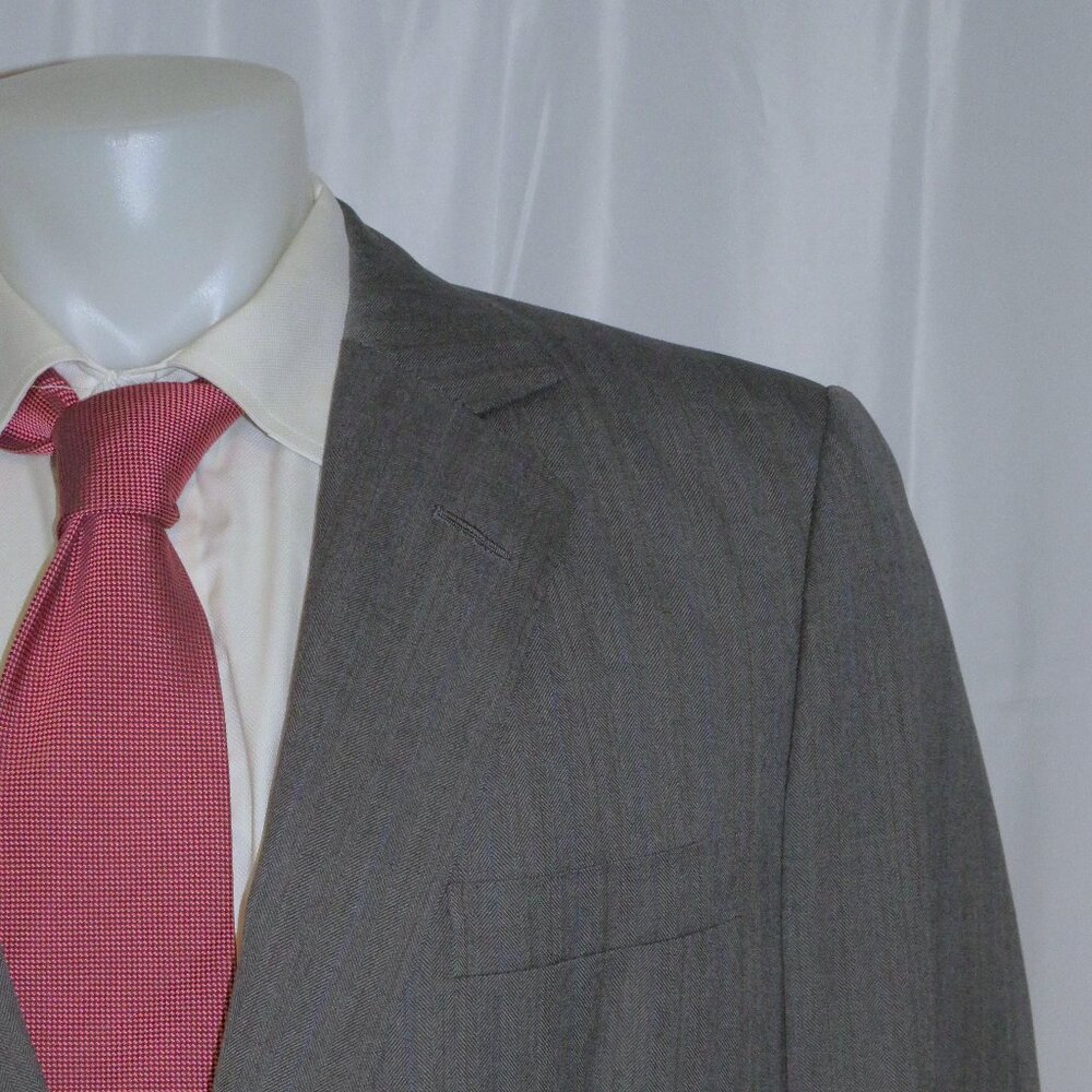 Henry Poole Savile Row Bespoke Gray Herringbone Two Button Sport Coat 44R